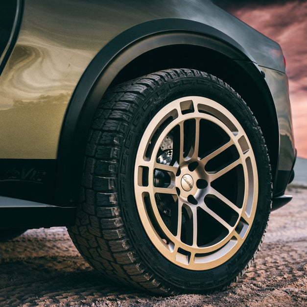 GlasWerks Special Operations Elevato V12 wheel with Elevato V12 badge